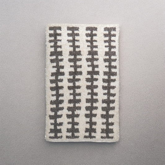 Kanba Wool Rug by Diego Olivero Studio