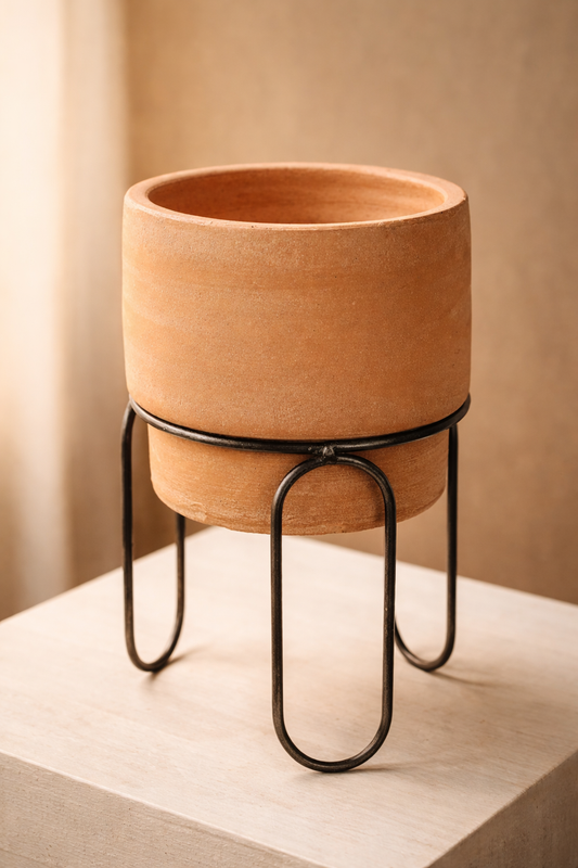 Jaro Short Terracotta Planter by MESO