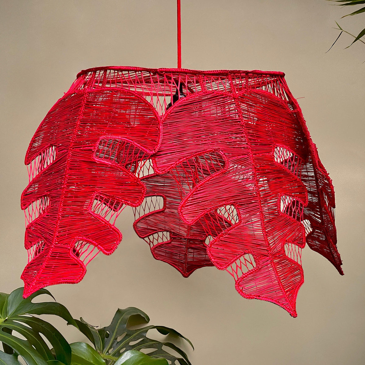 Lámpara Balazo – Monstera Grande Rojo