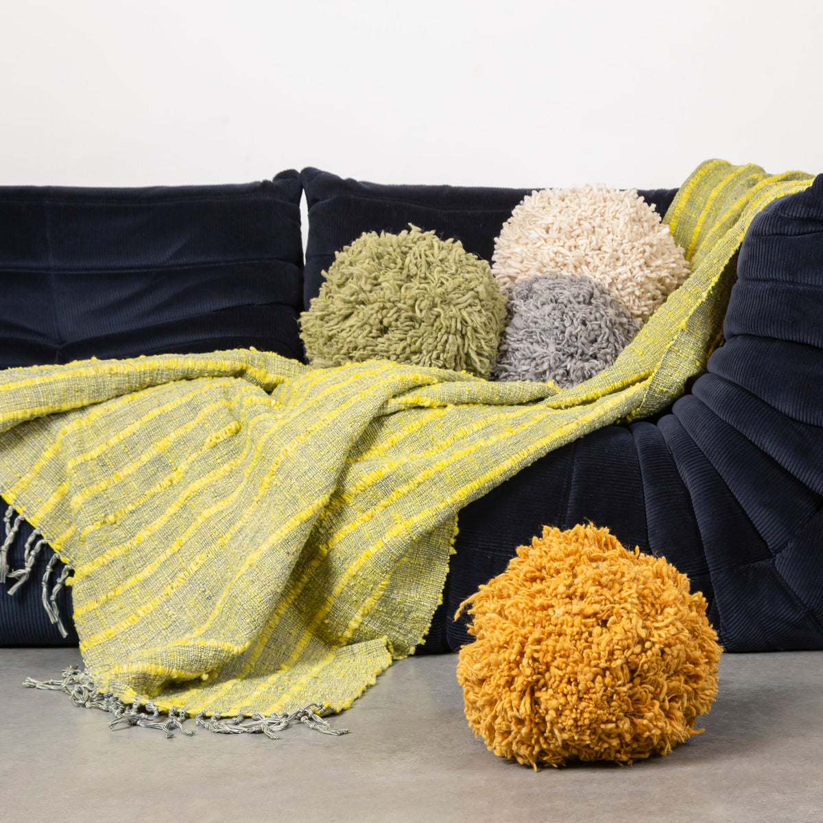 Bright yellow throw blanket - Main Image