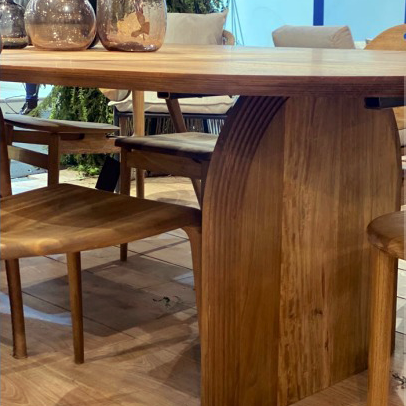 Grab Dining Table by KAO