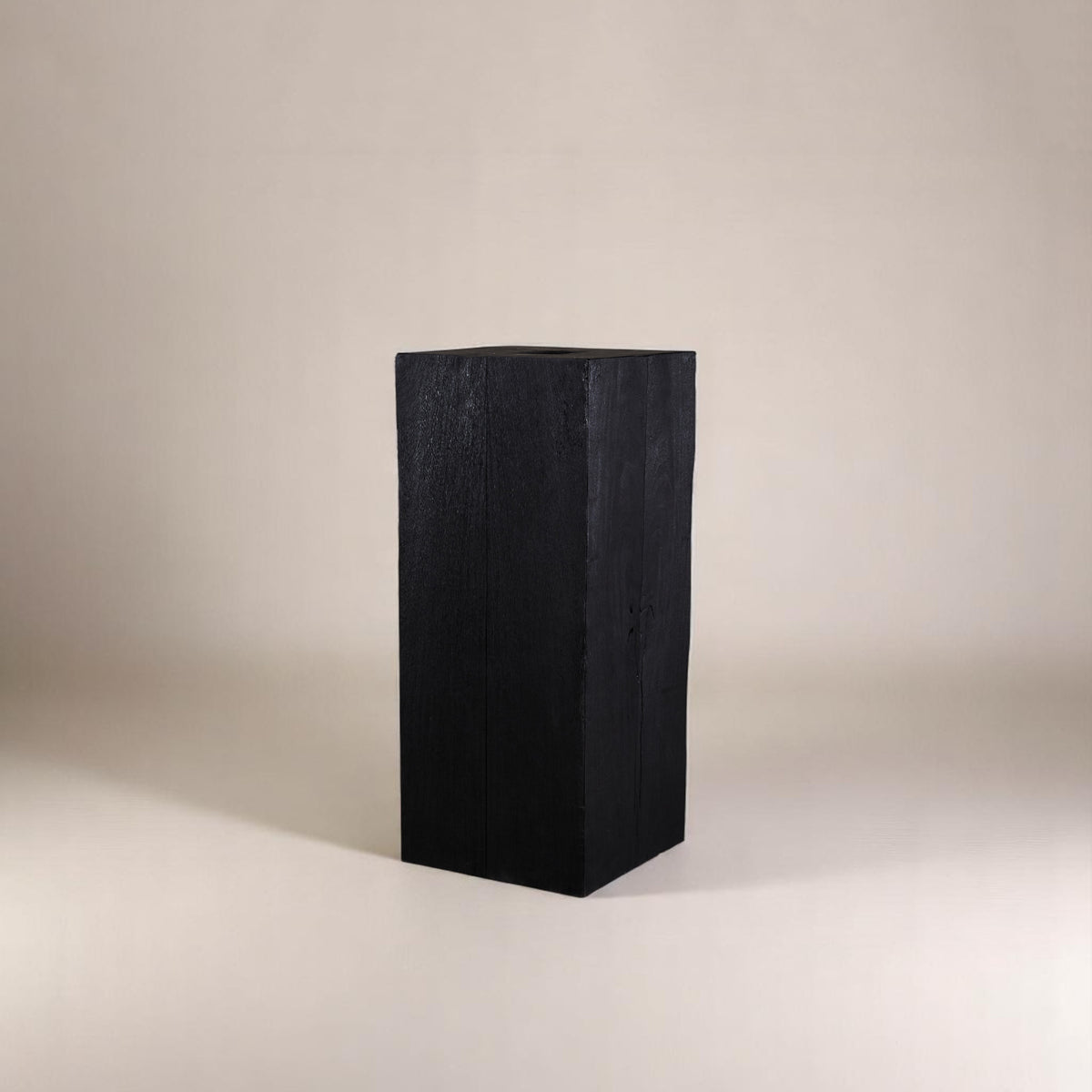 Roseate Pedestal M