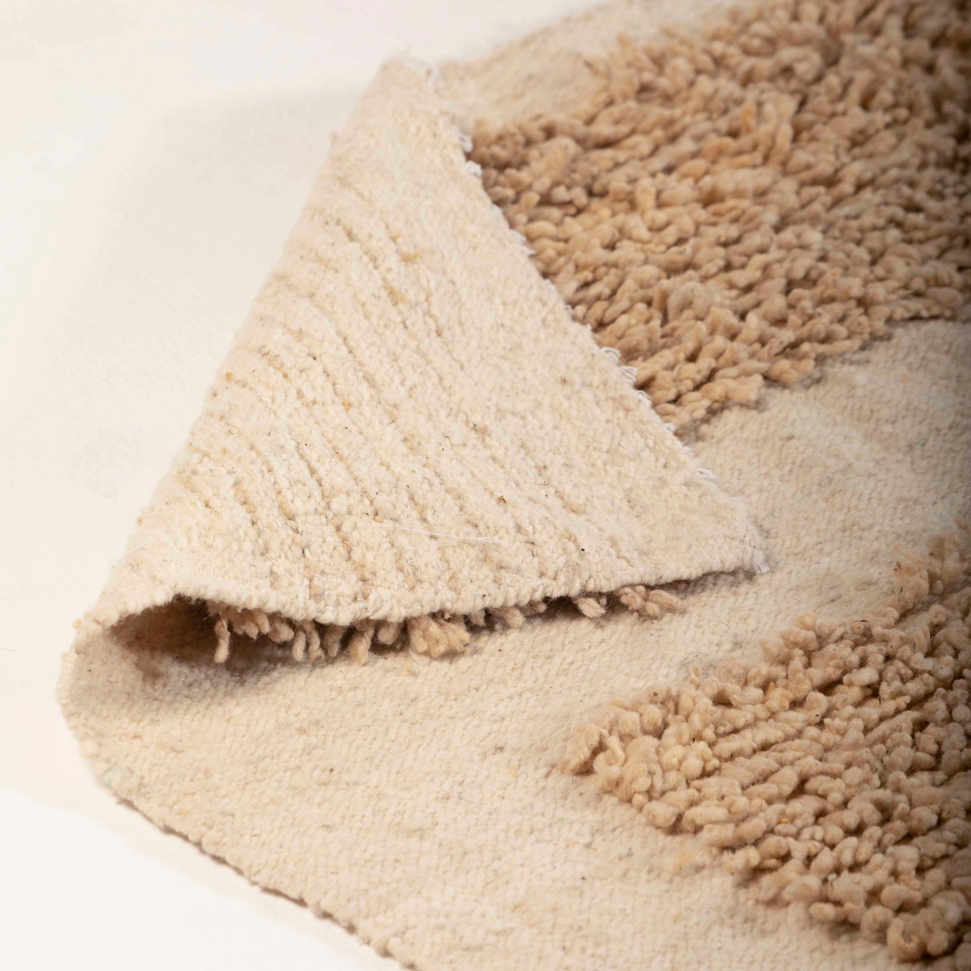 Dai Wool Rug by Diego Olivero Studio